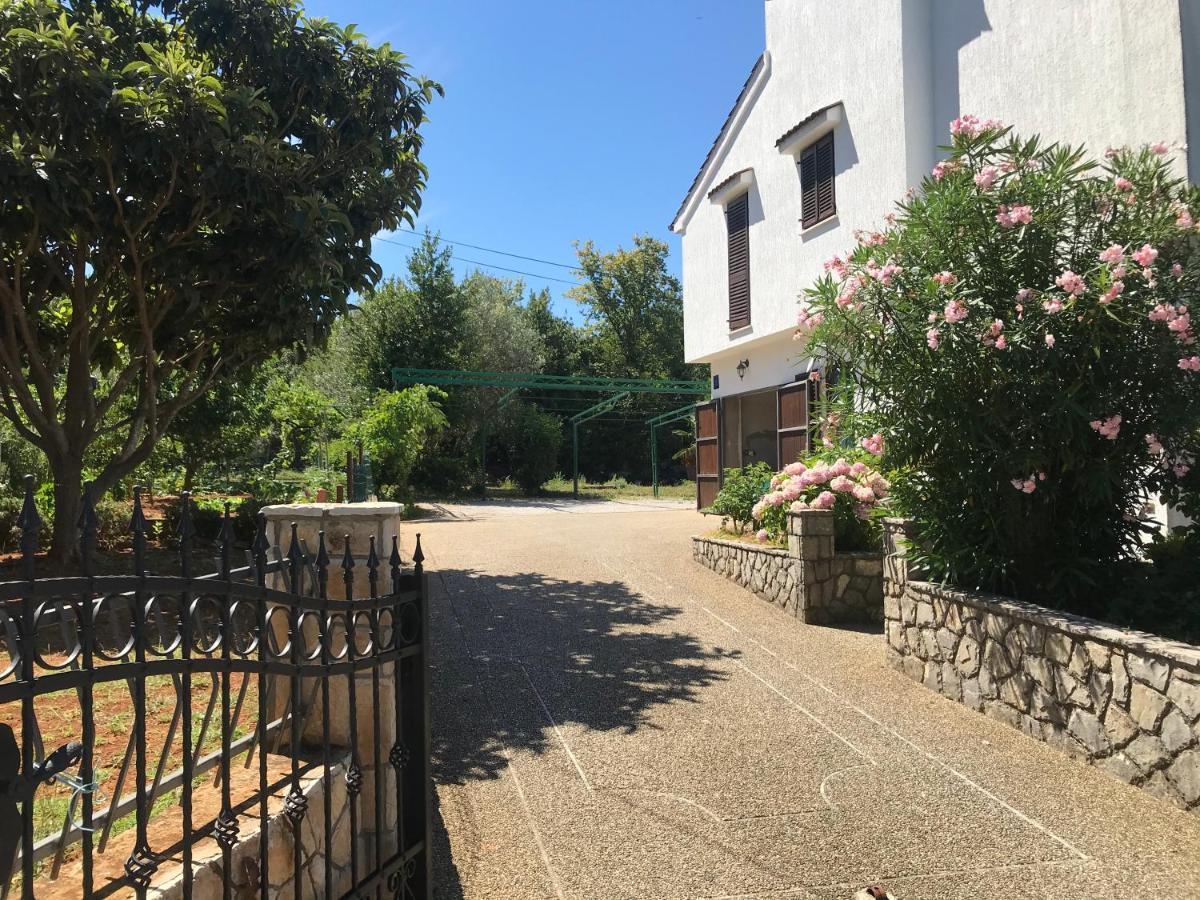 Draga Rooms Njivice Εξωτερικό φωτογραφία