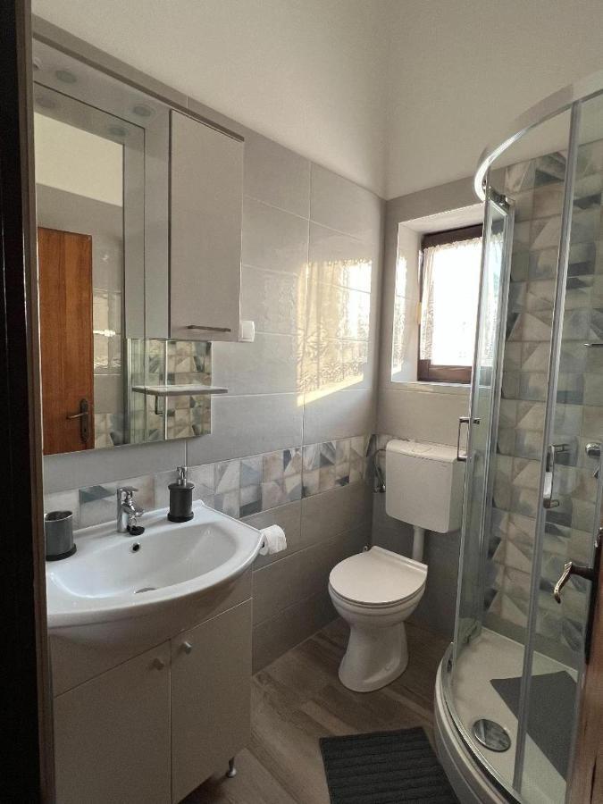 Draga Rooms Njivice Εξωτερικό φωτογραφία